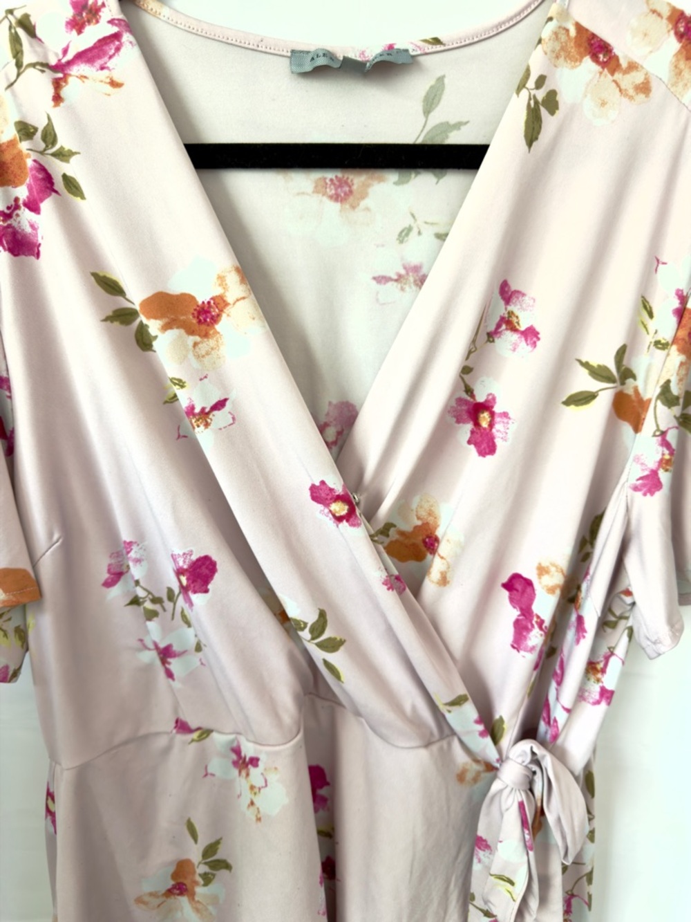 Floral Wrap Top 2X Alex & Parker - Picture 2 of 8